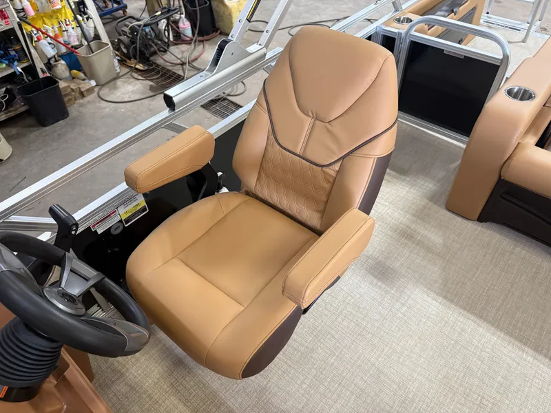 Slide: The Image of Tahoe Sport 2385 Swingback (VRB) & Honda 4-Stroke EFI 2025 - 12