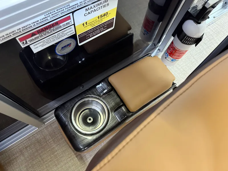 Slide: The Image of Tahoe Sport 2385 Swingback (VRB) & Honda 4-Stroke EFI 2025 - 16