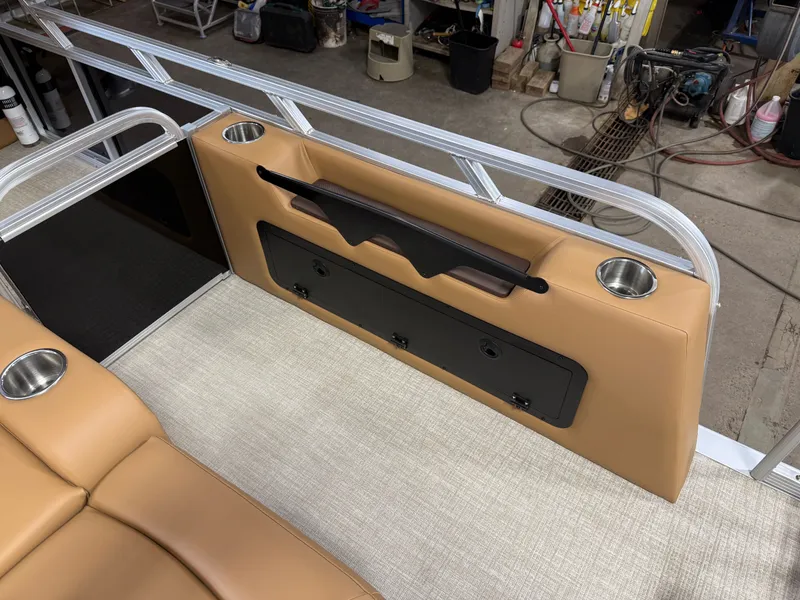 Slide: The Image of Tahoe Sport 2385 Swingback (VRB) & Honda 4-Stroke EFI 2025 - 23