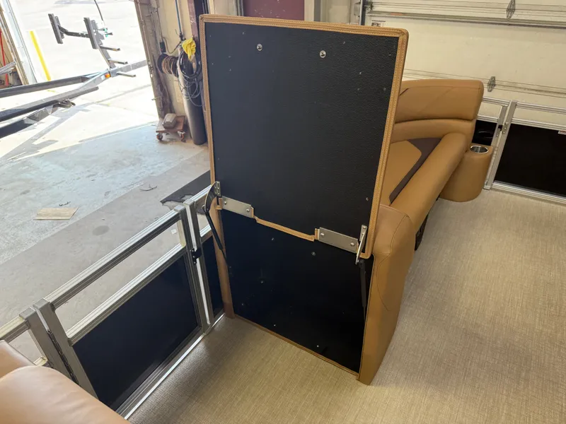 Slide: The Image of Tahoe Sport 2385 Swingback (VRB) & Honda 4-Stroke EFI 2025 - 27