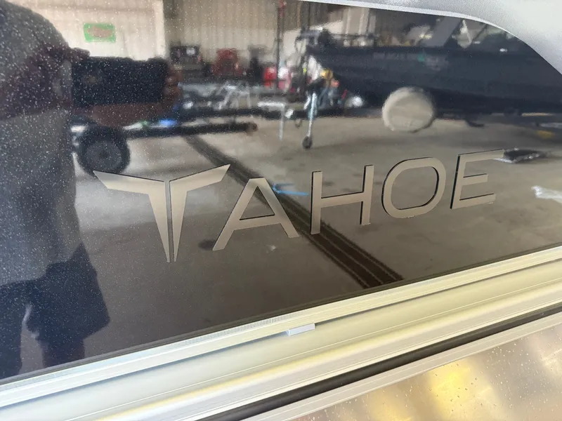 Slide: The Image of Tahoe Sport 2385 Swingback (VRB) & Honda 4-Stroke EFI 2025 - 36