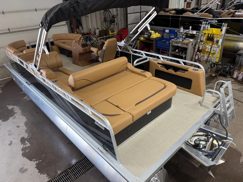 Slide: The Image of Tahoe Sport 2385 Swingback (VRB) & Honda 4-Stroke EFI 2025 - 38