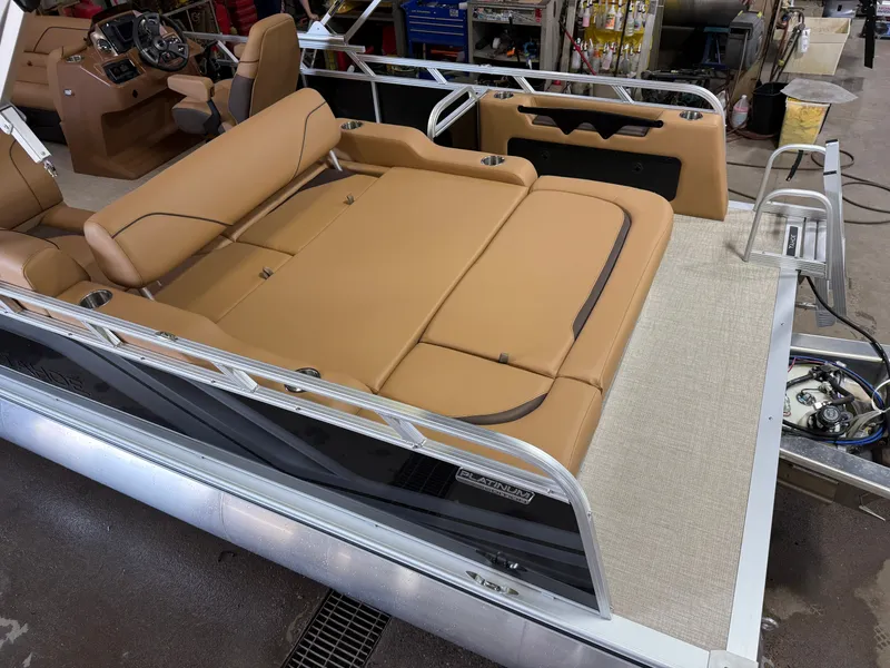 Slide: The Image of Tahoe Sport 2385 Swingback (VRB) & Honda 4-Stroke EFI 2025 - 5