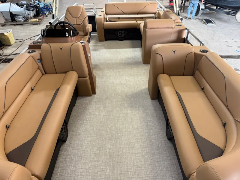 Slide: The Image of Tahoe Sport 2385 Swingback (VRB) & Honda 4-Stroke EFI 2025 - 7