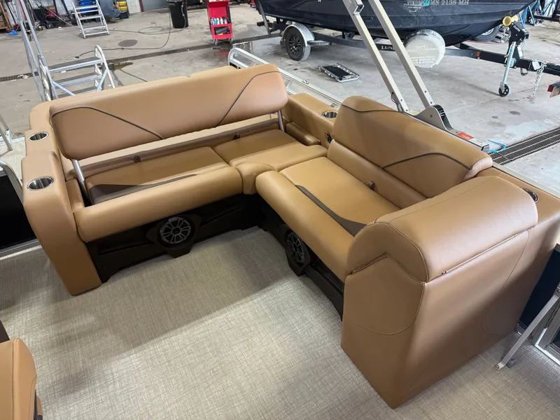 Slide: The Image of Tahoe Sport VRB 2385 Swingback & 4-Stroke $33995 2025 - 10