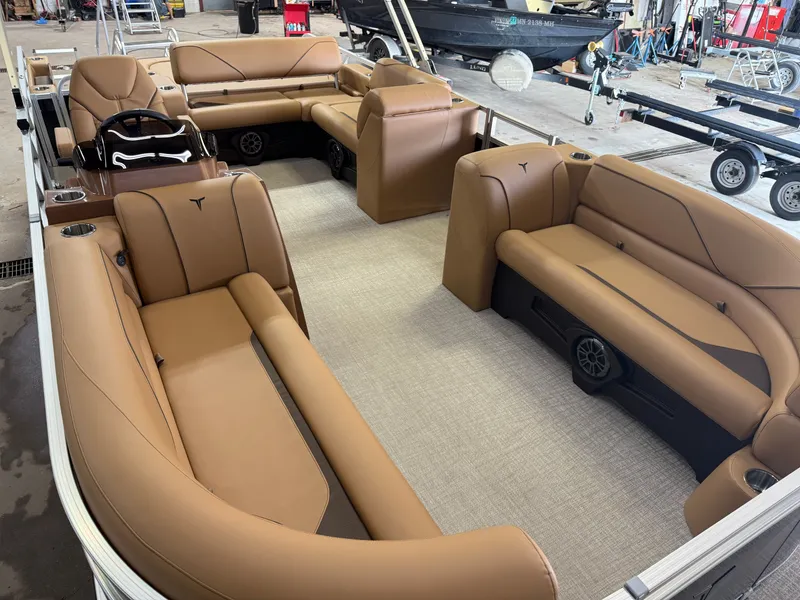 Slide: The Image of Tahoe Sport VRB 2385 Swingback & 4-Stroke $33995 2025 - 32