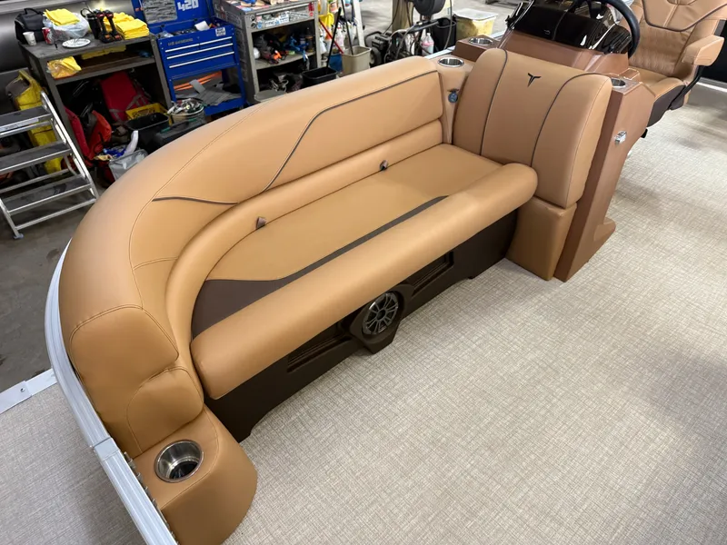 Slide: The Image of Tahoe Sport VRB 2385 Swingback & 4-Stroke $33995 2025 - 8