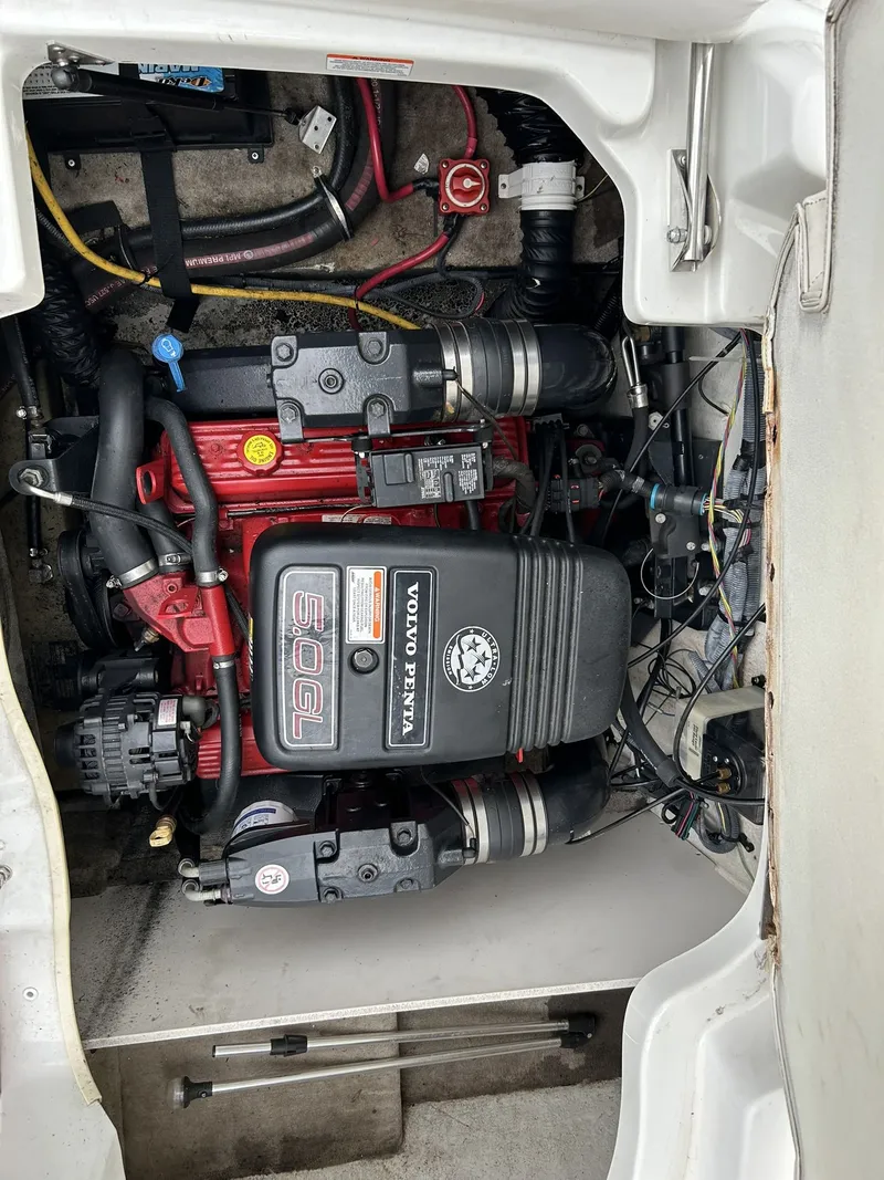 Slide: The Image of Crownline Boats 200 LS w/Volvo Penta 5.0L - 220HP Engine and Trailer Included 2007 - 10