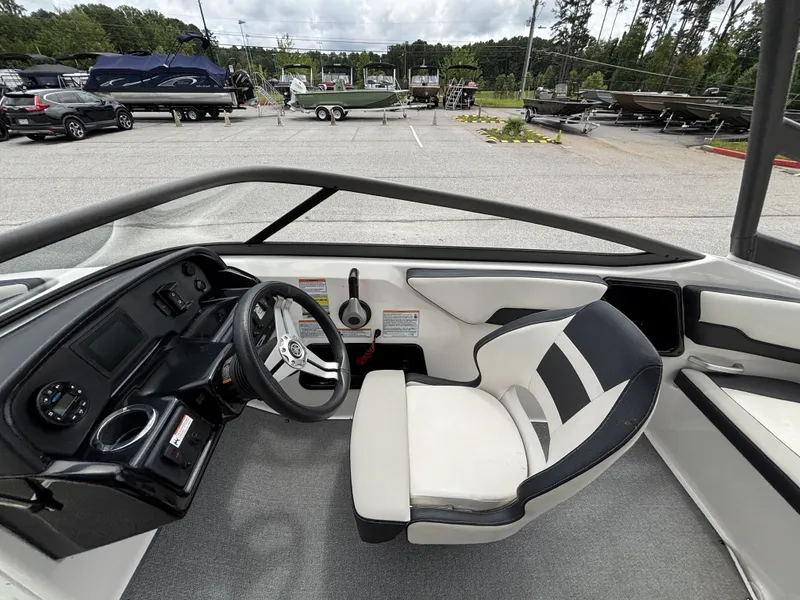 Slide: The Image of Yamaha AR195 w/2020 Yamaha 1.8L SV HO Engine and Trailer Included 2020 - 18