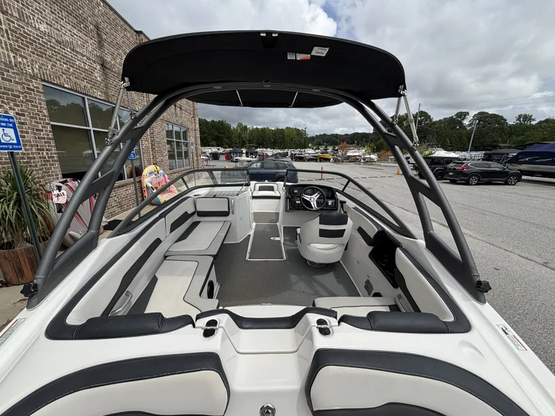 Slide: The Image of Yamaha AR195 w/2020 Yamaha 1.8L SV HO Engine and Trailer Included 2020 - 21