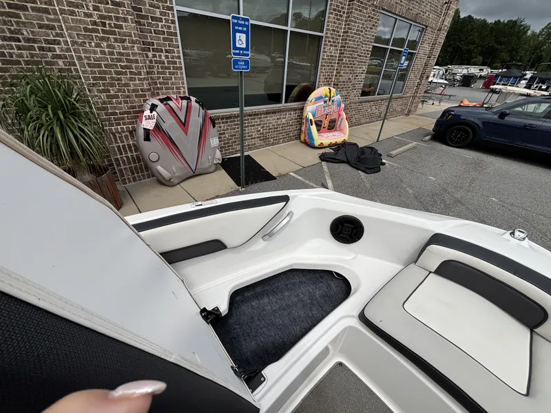 Slide: The Image of Yamaha AR195 w/2020 Yamaha 1.8L SV HO Engine and Trailer Included 2020 - 23