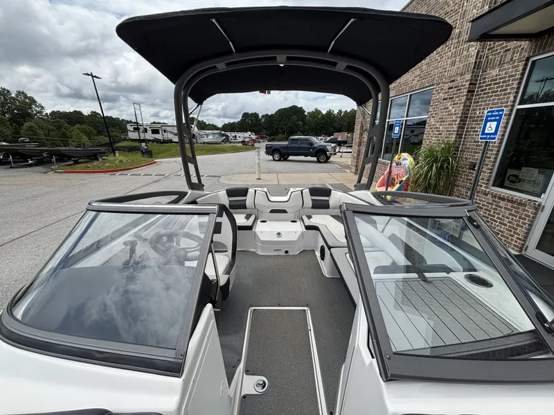 Slide: The Image of Yamaha AR195 w/2020 Yamaha 1.8L SV HO Engine and Trailer Included 2020 - 30