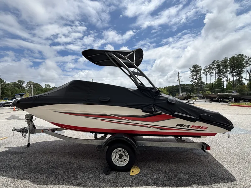 Slide: The Image of Yamaha AR195 w/2020 Yamaha 1.8L SV HO Engine and Trailer Included 2020 - 4