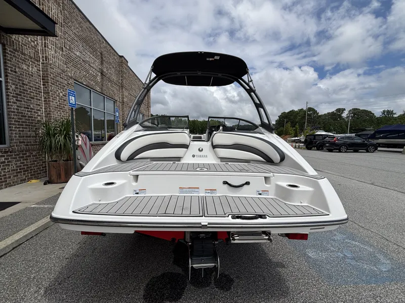 Slide: The Image of Yamaha AR195 w/2020 Yamaha 1.8L SV HO Engine and Trailer Included 2020 - 8