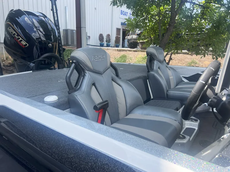 Slide: The Image of Skeeter FXR21 2023 - 3