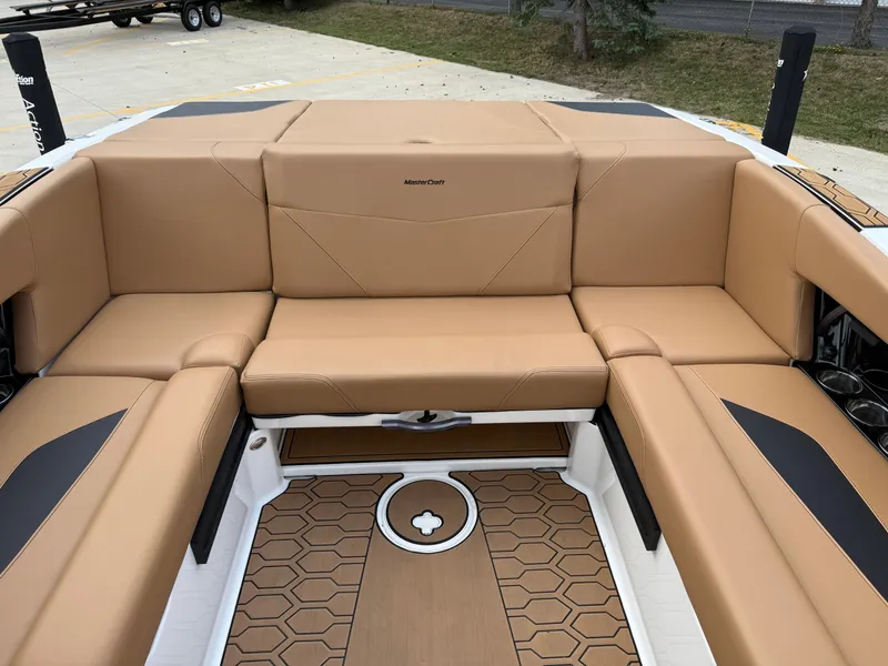 Slide: The Image of MasterCraft NXT22 2022 - 17