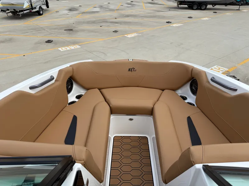 Slide: The Image of MasterCraft NXT22 2022 - 20