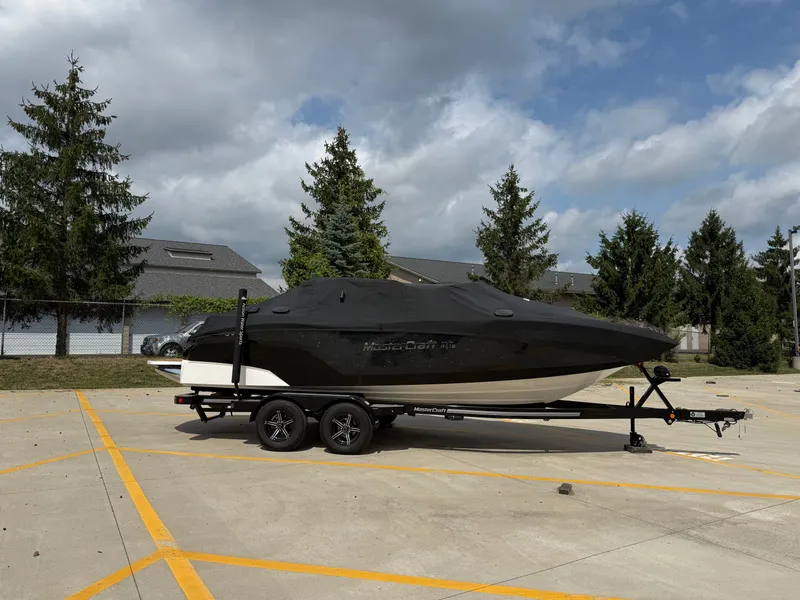 Slide: The Image of MasterCraft NXT22 2022 - 24