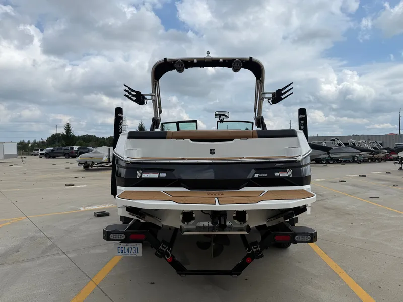 Slide: The Image of MasterCraft NXT22 2022 - 3