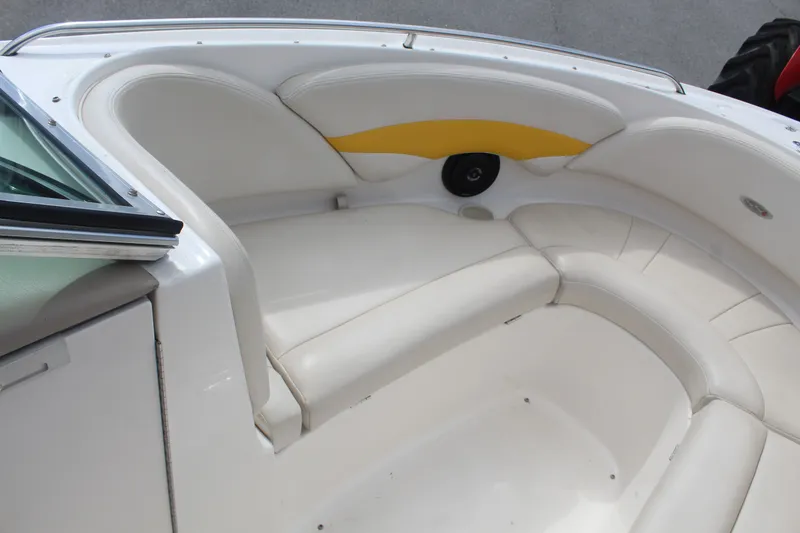 Slide: The Image of Chaparral 220 SSi 2003 - 17