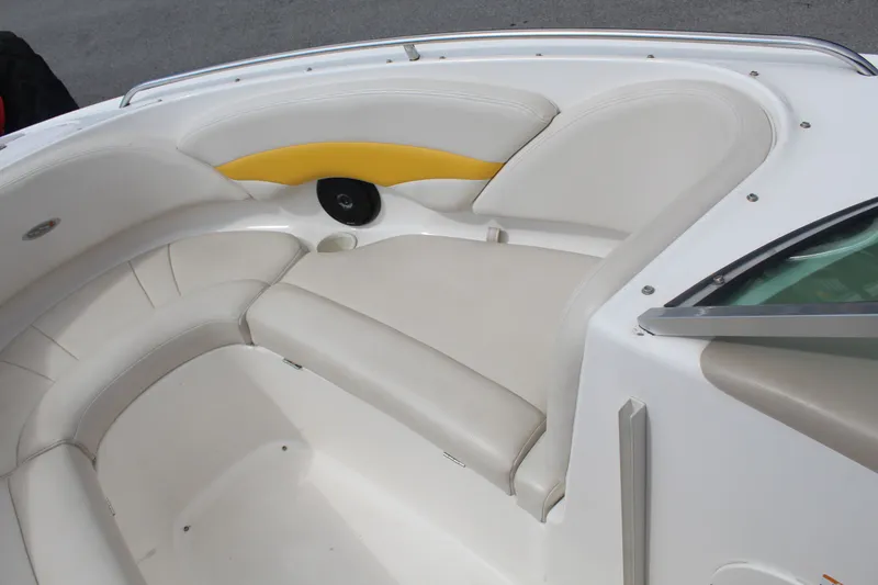 Slide: The Image of Chaparral 220 SSi 2003 - 18