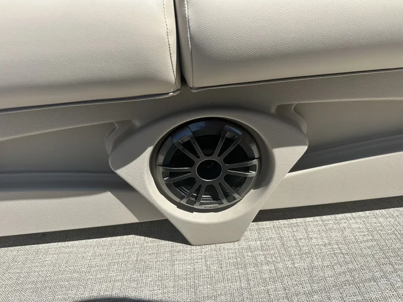 Slide: The Image of Avalon VLS Quad Lounge - 23' 2025 - 8