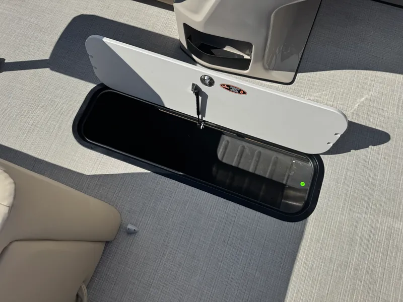 Slide: The Image of Harris Cruiser 230 2026 - 16