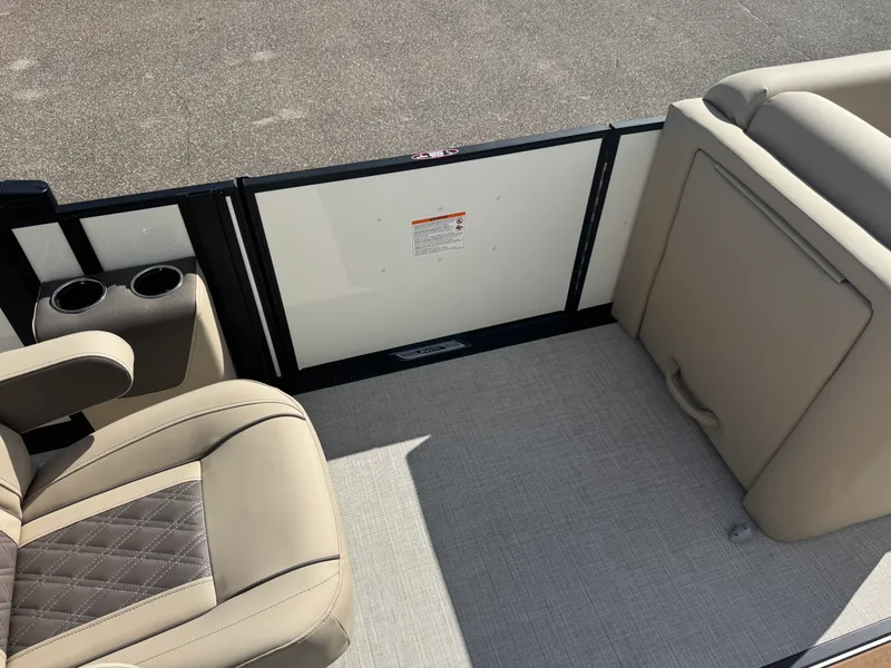 Slide: The Image of Harris Cruiser 230 2026 - 27