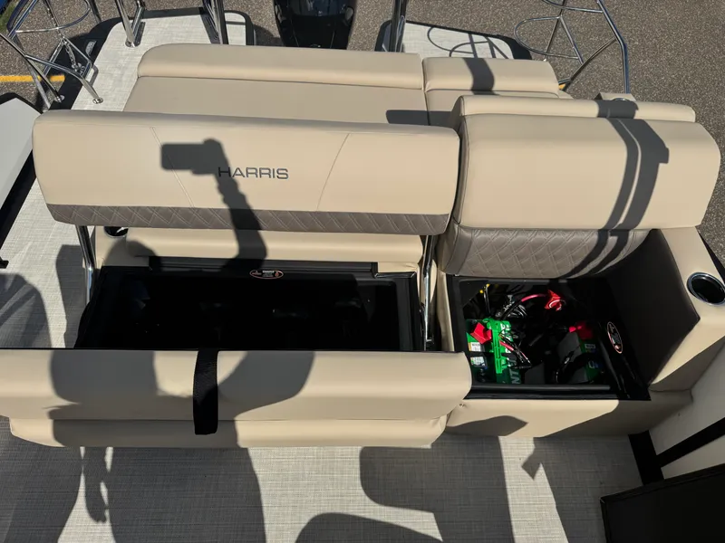 Slide: The Image of Harris Cruiser 230 2026 - 32