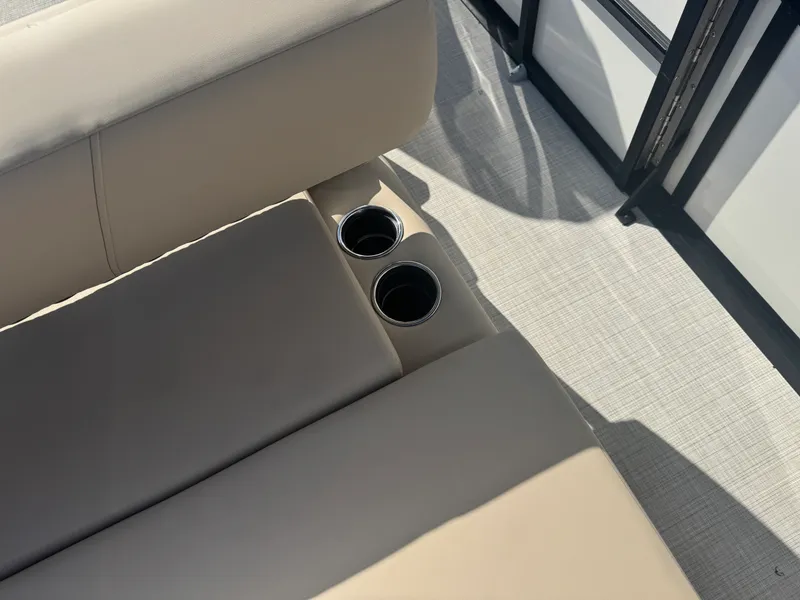 Slide: The Image of Harris Cruiser 230 2026 - 38