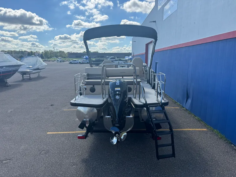 Slide: The Image of Harris Cruiser 230 2026 - 45