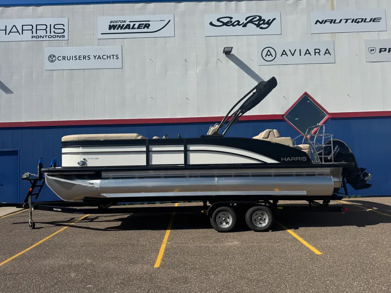 Slide: The Image of Harris Cruiser 230 2026 - 46