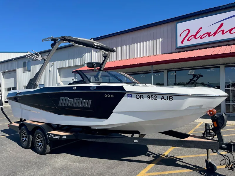 Slide: The Image of Malibu Wakesetter 21 LX-r 2024 - 13