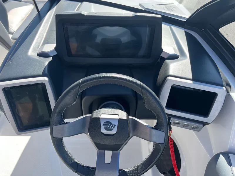 Slide: The Image of Malibu Wakesetter 21 LX-r 2024 - 27