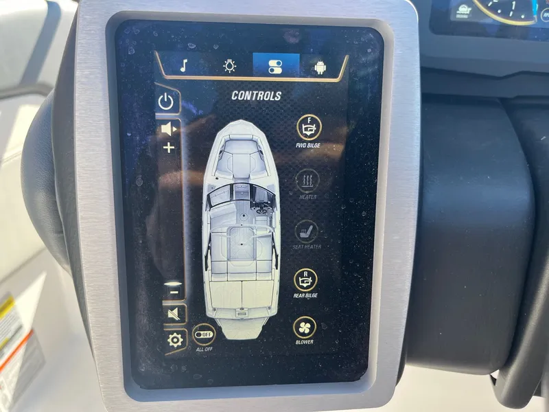 Slide: The Image of Malibu Wakesetter 21 LX-r 2024 - 31