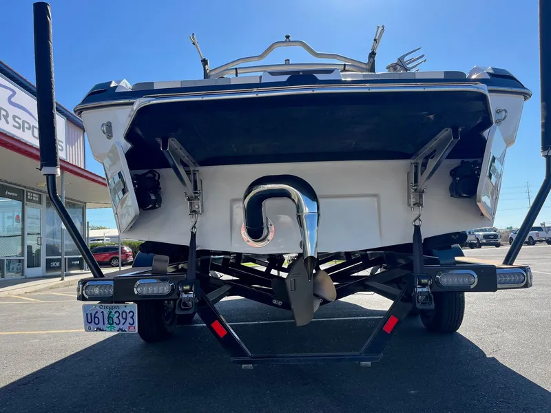 Slide: The Image of Malibu Wakesetter 21 LX-r 2024 - 5