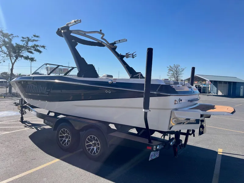 Slide: The Image of Malibu Wakesetter 21 LX-r 2024 - 7