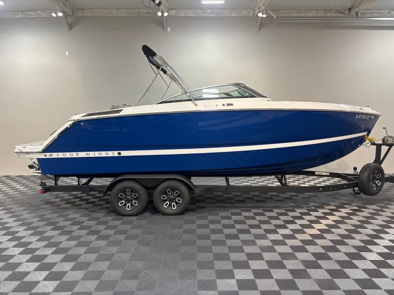 The Image of Four Winns H6 2024 - 1