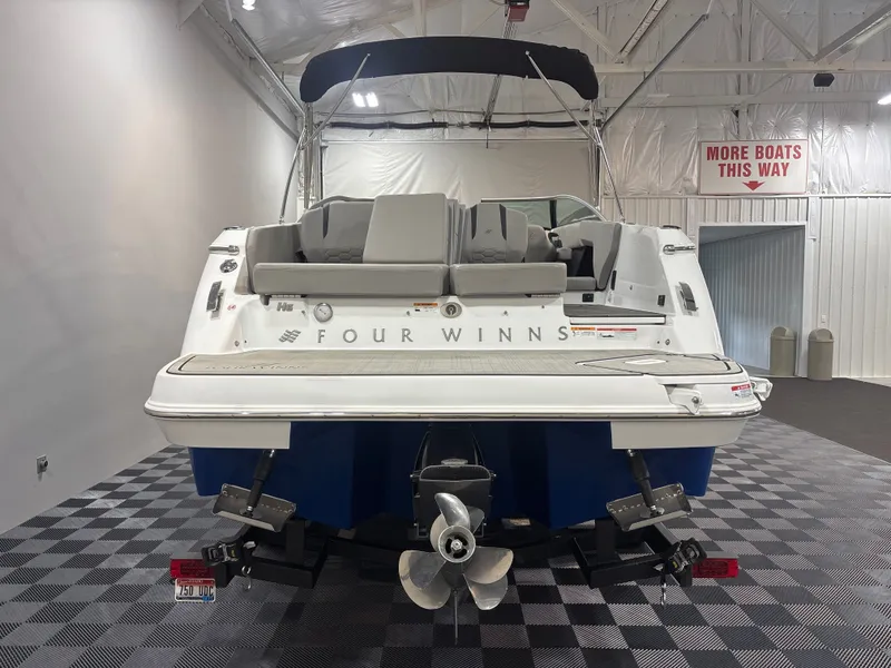 Slide: The Image of Four Winns H6 2024 - 5