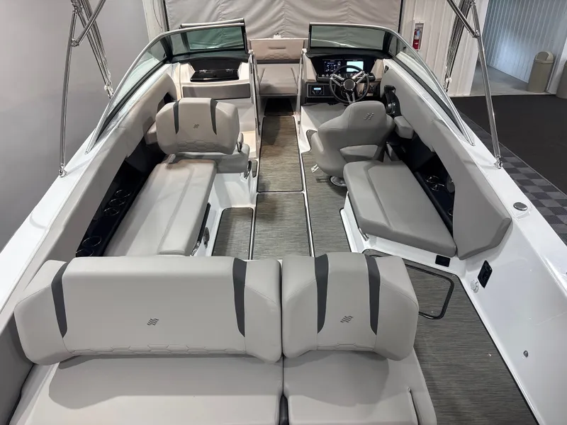 Slide: The Image of Four Winns H6 2024 - 6