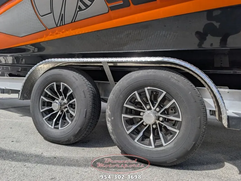 Slide: The Image of Scarab SB285 LX WAKE 2026 - 10