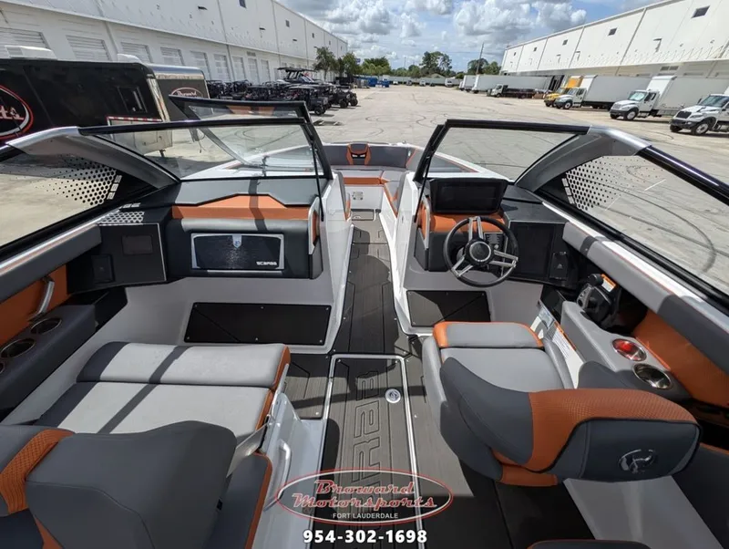 Slide: The Image of Scarab SB285 LX WAKE 2026 - 21