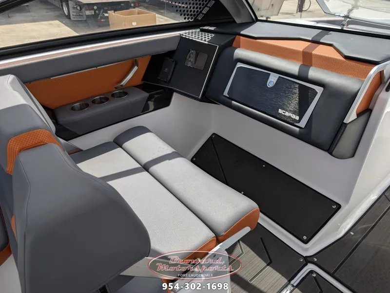 Slide: The Image of Scarab SB285 LX WAKE 2026 - 26