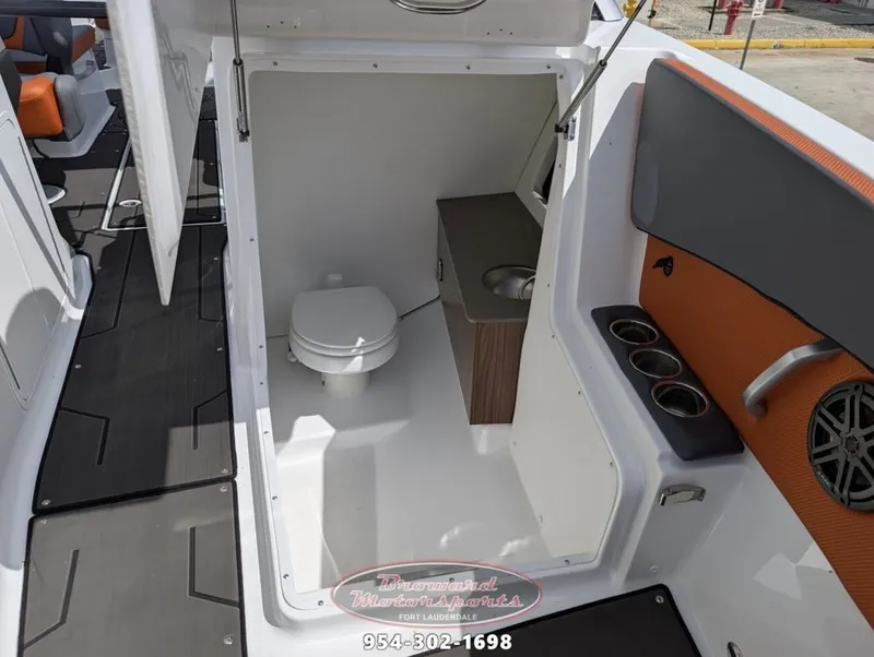 Slide: The Image of Scarab SB285 LX WAKE 2026 - 32