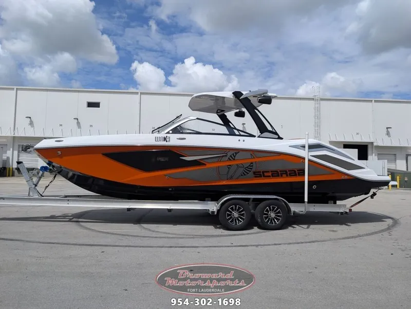 Slide: The Image of Scarab SB285 LX WAKE 2026 - 8