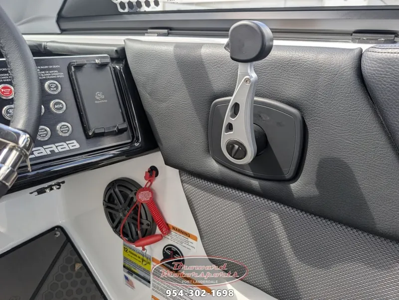 Slide: The Image of Scarab SB235 LX WAKE 2026 - 26