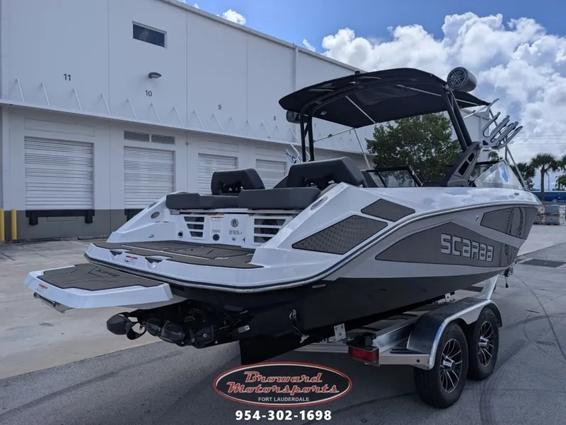 Slide: The Image of Scarab SB235 LX WAKE 2026 - 3