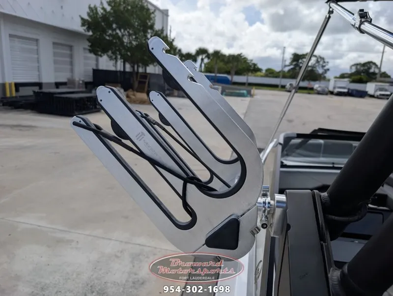 Slide: The Image of Scarab SB235 LX WAKE 2026 - 48