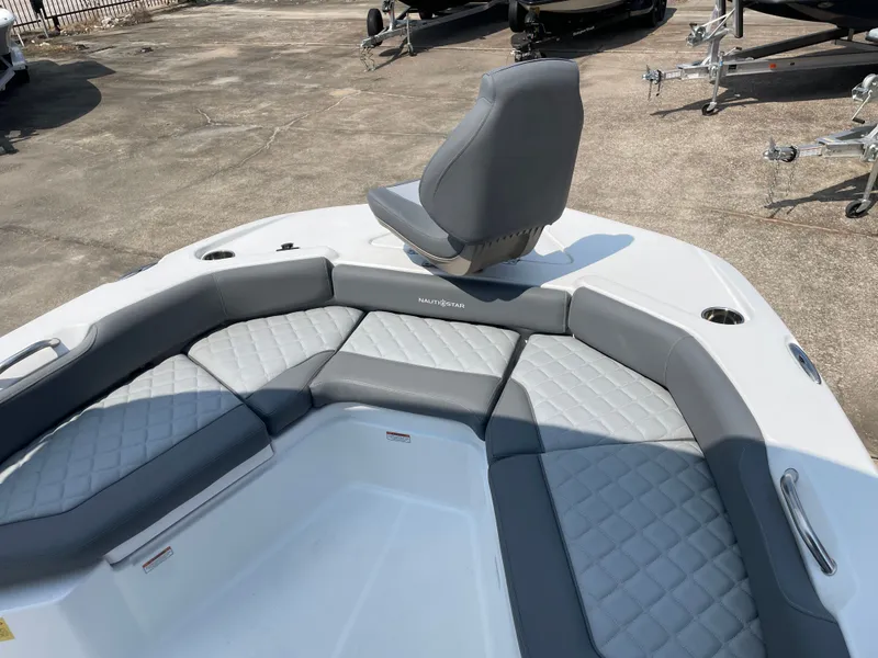 Slide: The Image of NauticStar 191H 2024 - 21