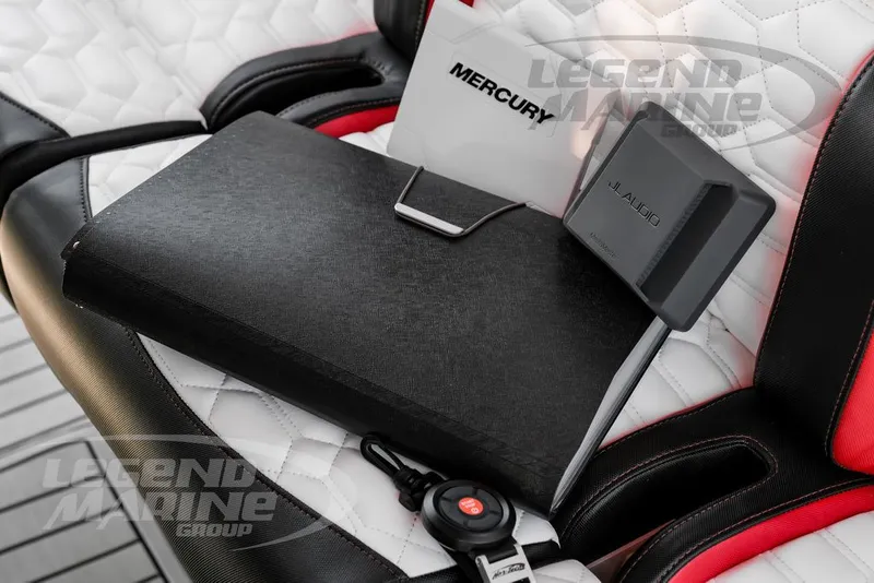 Slide: The Image of Nor-Tech 390 Sport 2026 - 86